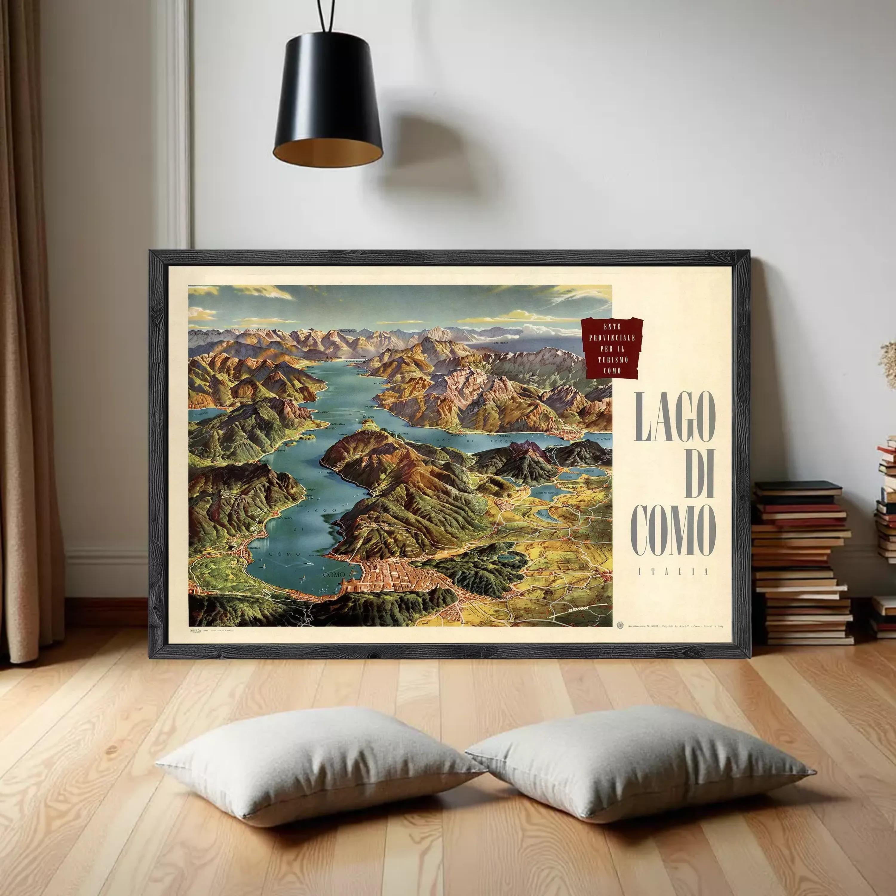 The image is a framed vintage map of Lago di Como, Italy, depicting the scenic lake surrounded by mountains and hills.