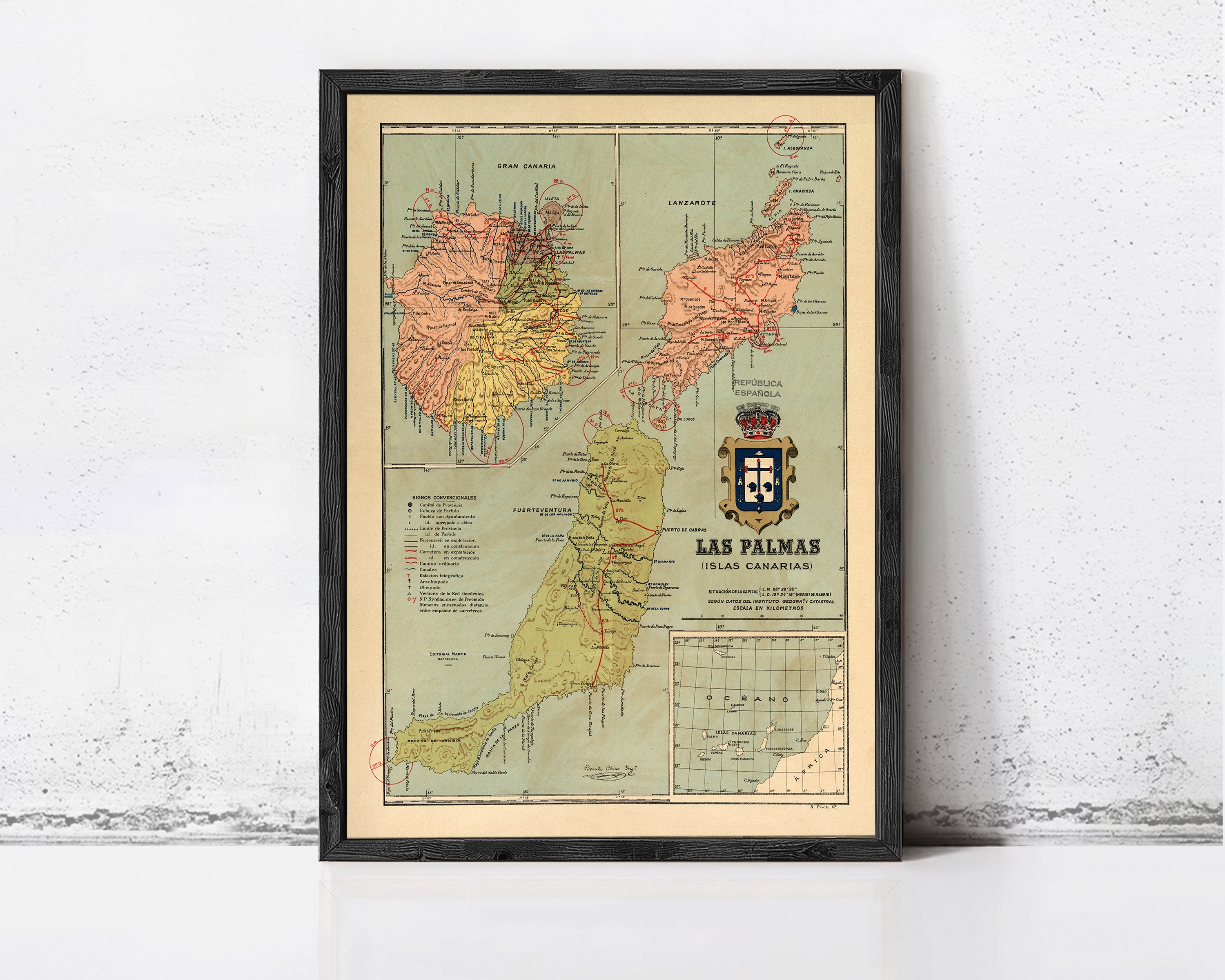 The image is a framed vintage map of the island of La Palmas, showing the surrounding areas and islands.