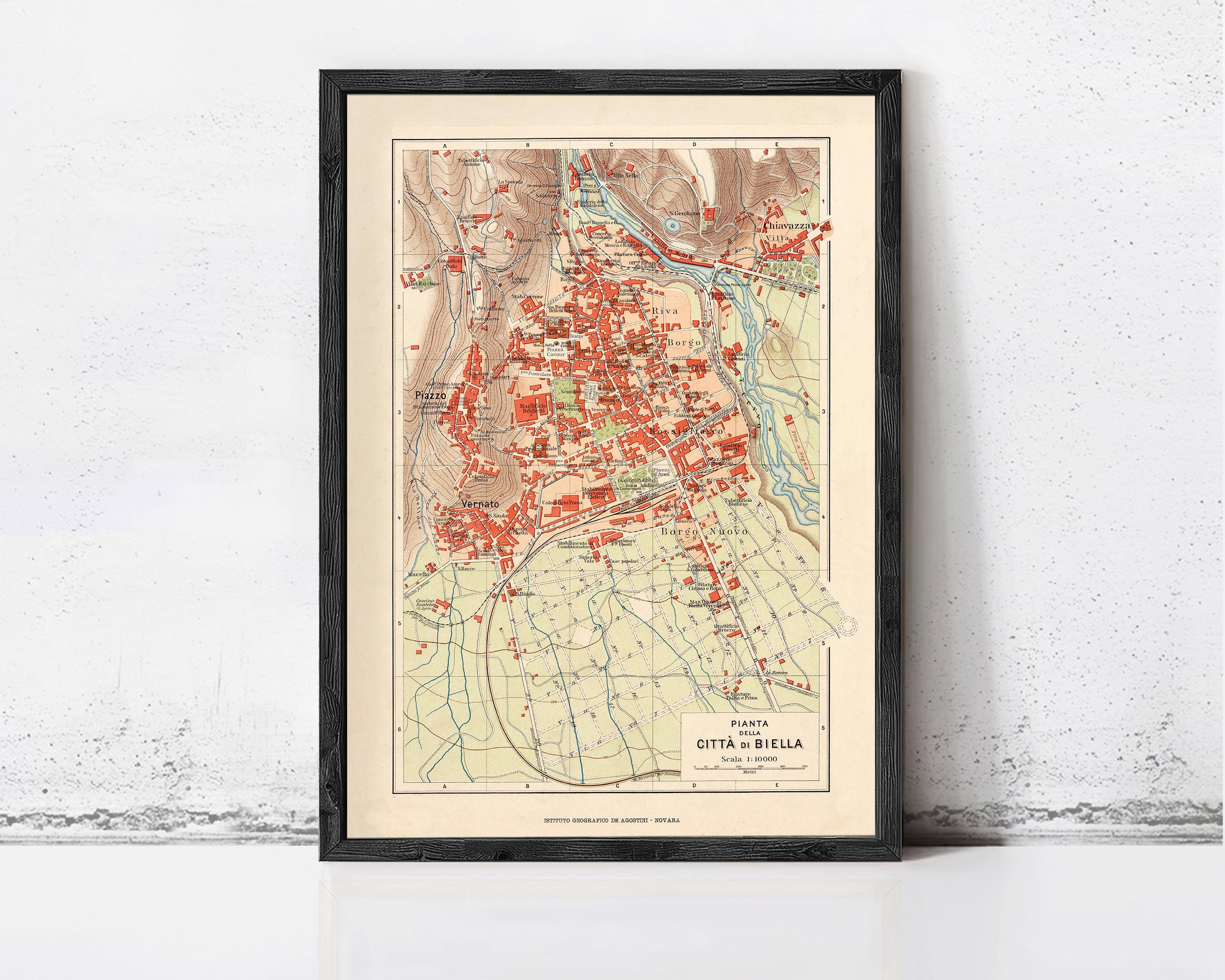The image is a framed vintage map of the city of Vetrino, Italy, depicting the city's layout and surrounding areas.