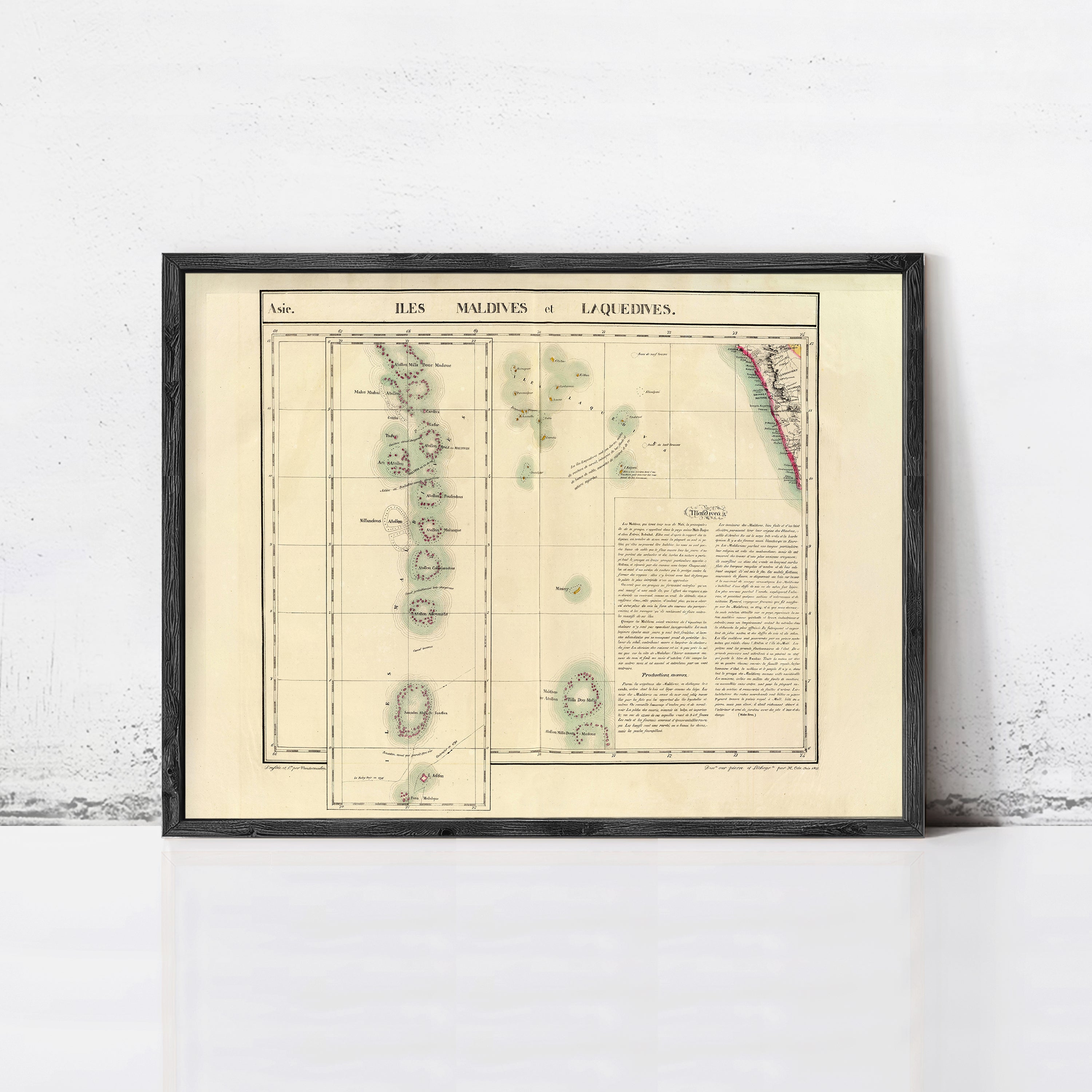 The image is a framed vintage map of the Maldives and Laquesdines, depicting the archipelago region in the Indian Ocean.